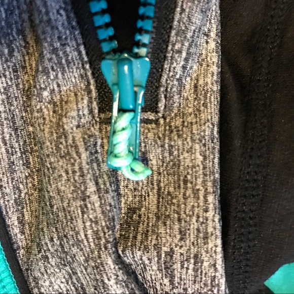 Lululemon Speed Shorts size 6 - Picture 5 of 5